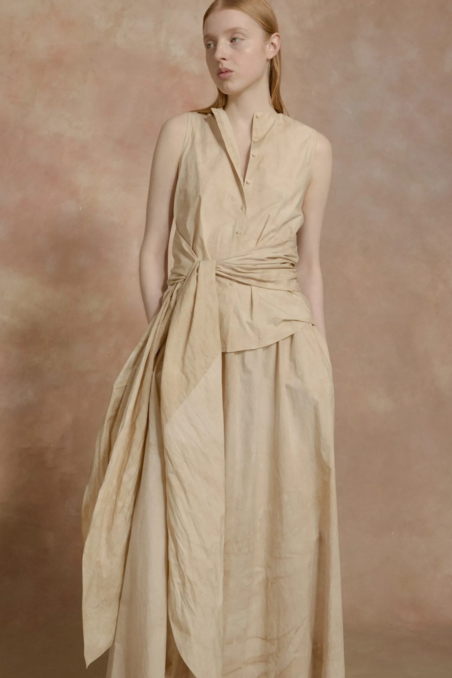 Yoko, fade beige top