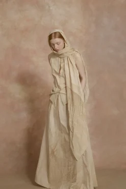Yoko, fade beige top